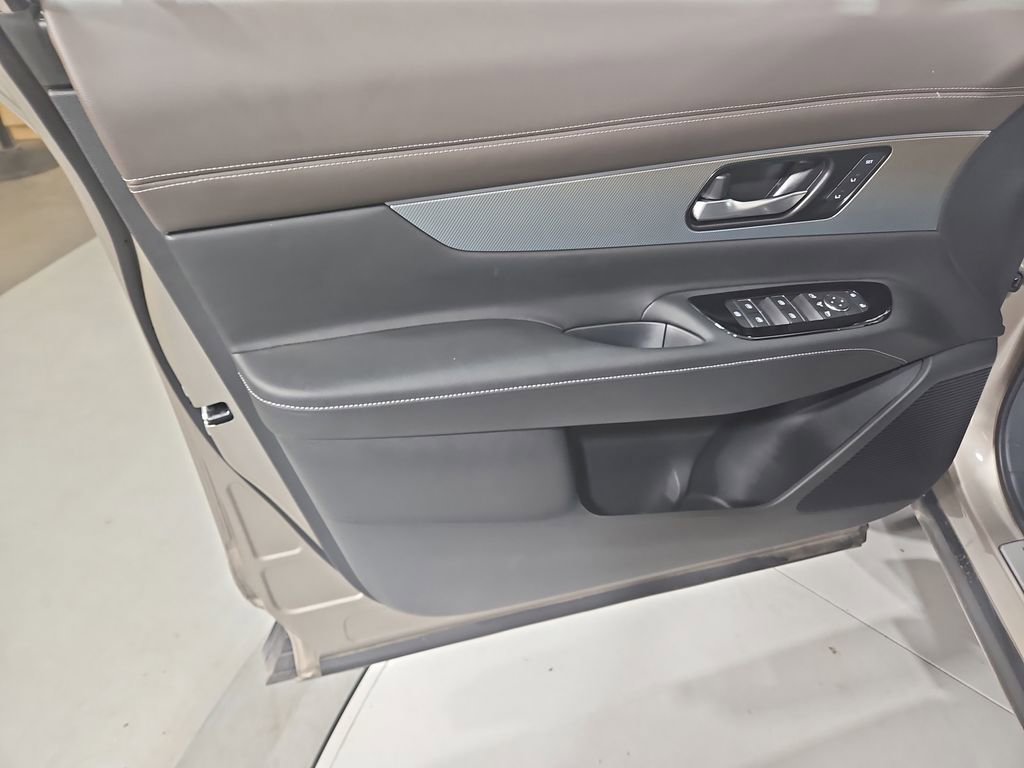 Certified 2025 Nissan Murano Platinum w/ Cargo Package image 12