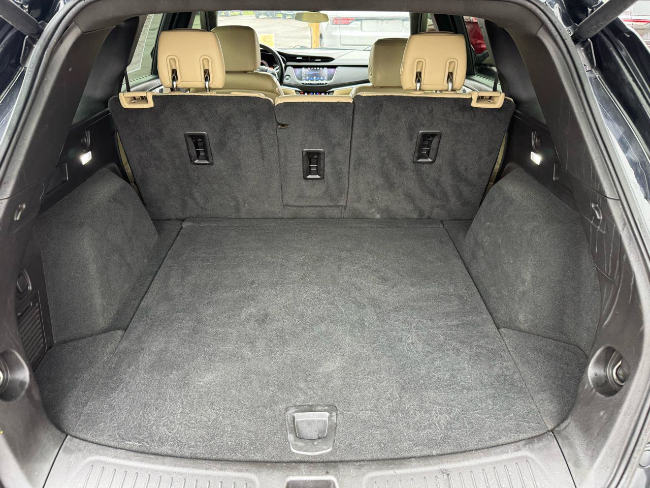 Used 2019 Cadillac XT5 AWD image 9
