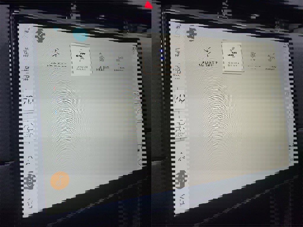 New 2024 Land Rover Discovery Sport S image 33