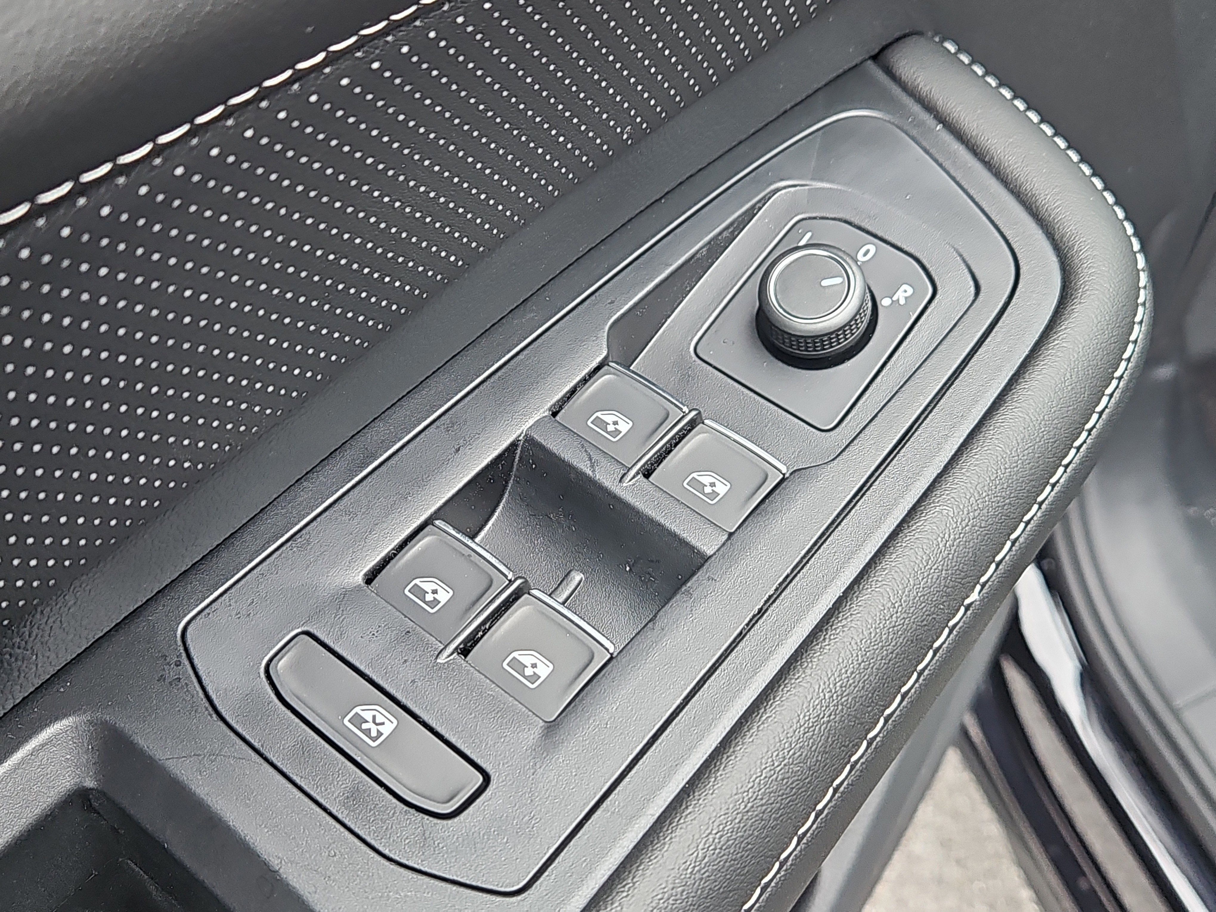 New 2026 Volkswagen Atlas SE image 7