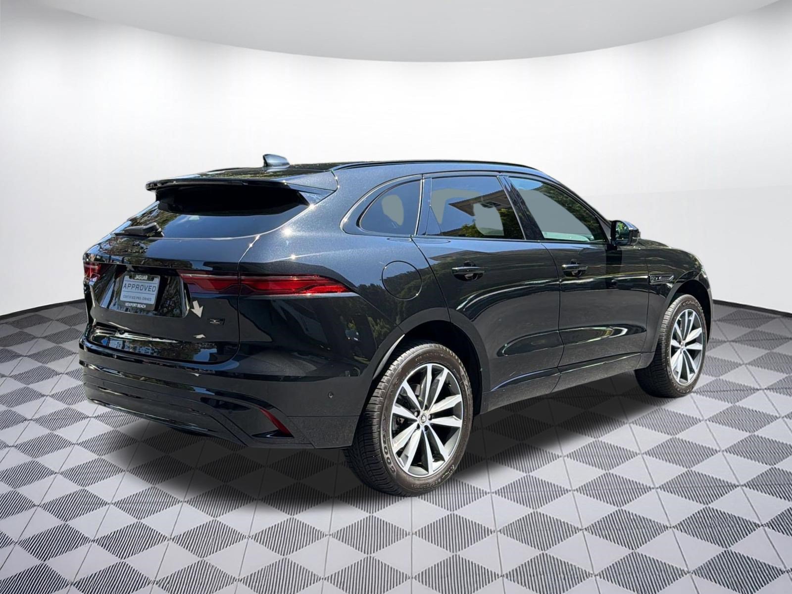 Used 2026 Jaguar F-PACE R-Dynamic S AWD/4WD image 9
