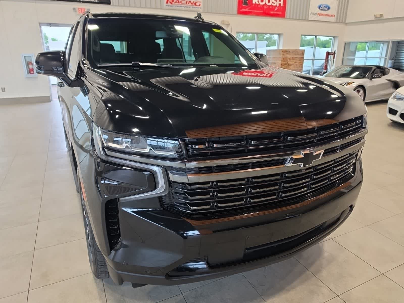 Used 2022 Chevrolet Tahoe RST w/ Luxury Package AWD/4WD image 4