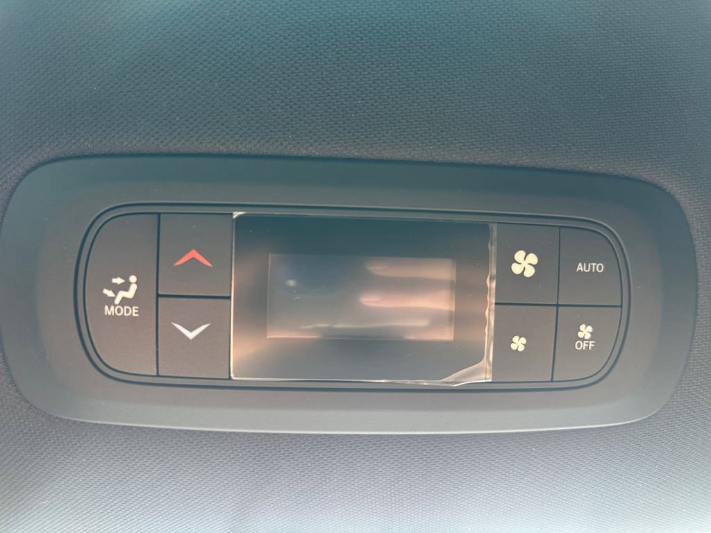 New 2026 Chrysler Pacifica Select image 16