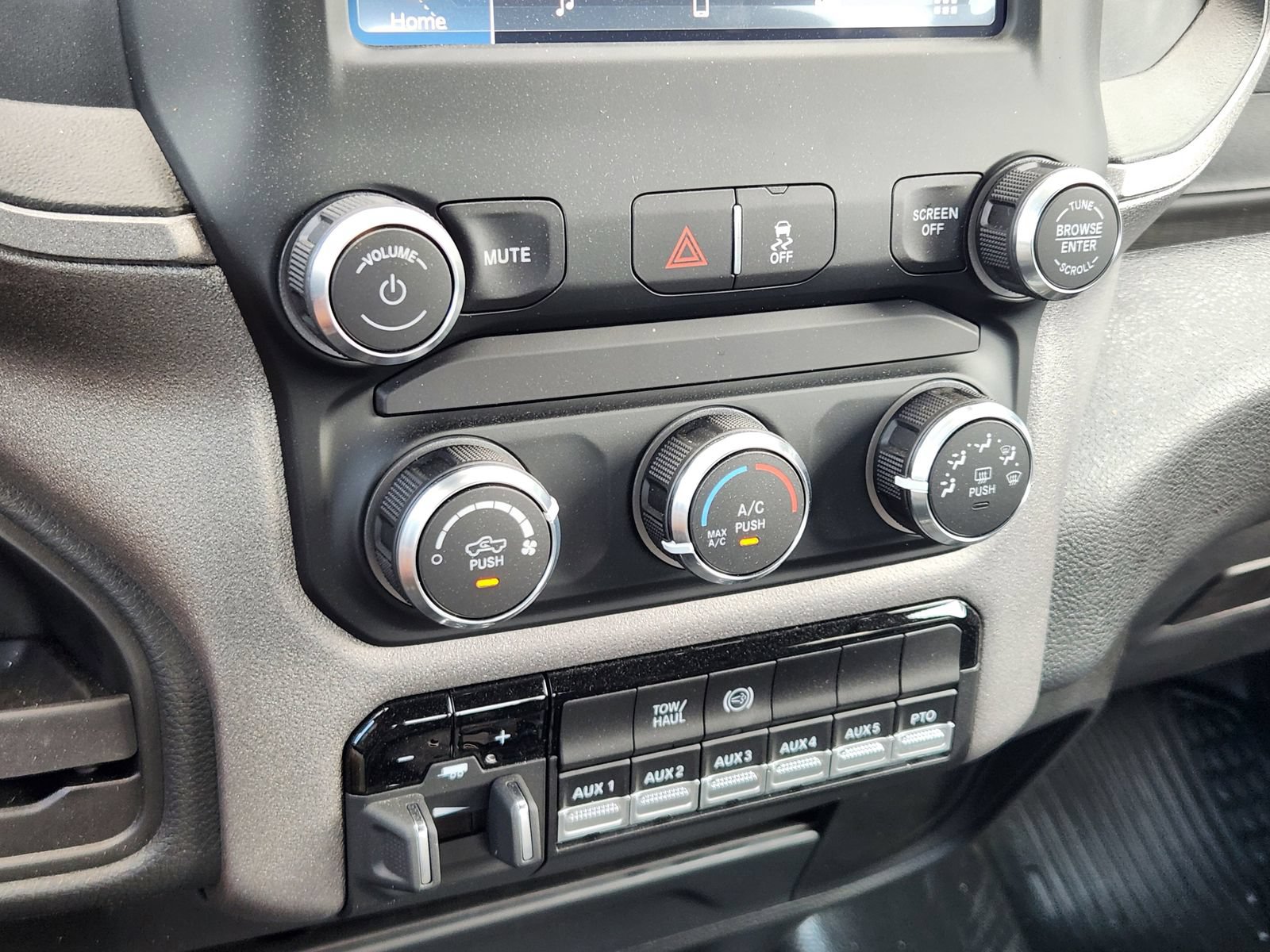 New 2024 RAM 5500 Tradesman w/ Chrome Appearance Group RWD image 15