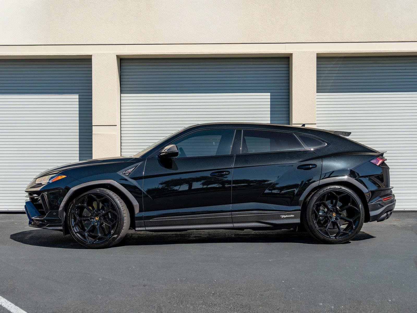 Used 2024 Lamborghini Urus Performante AWD/4WD image 8