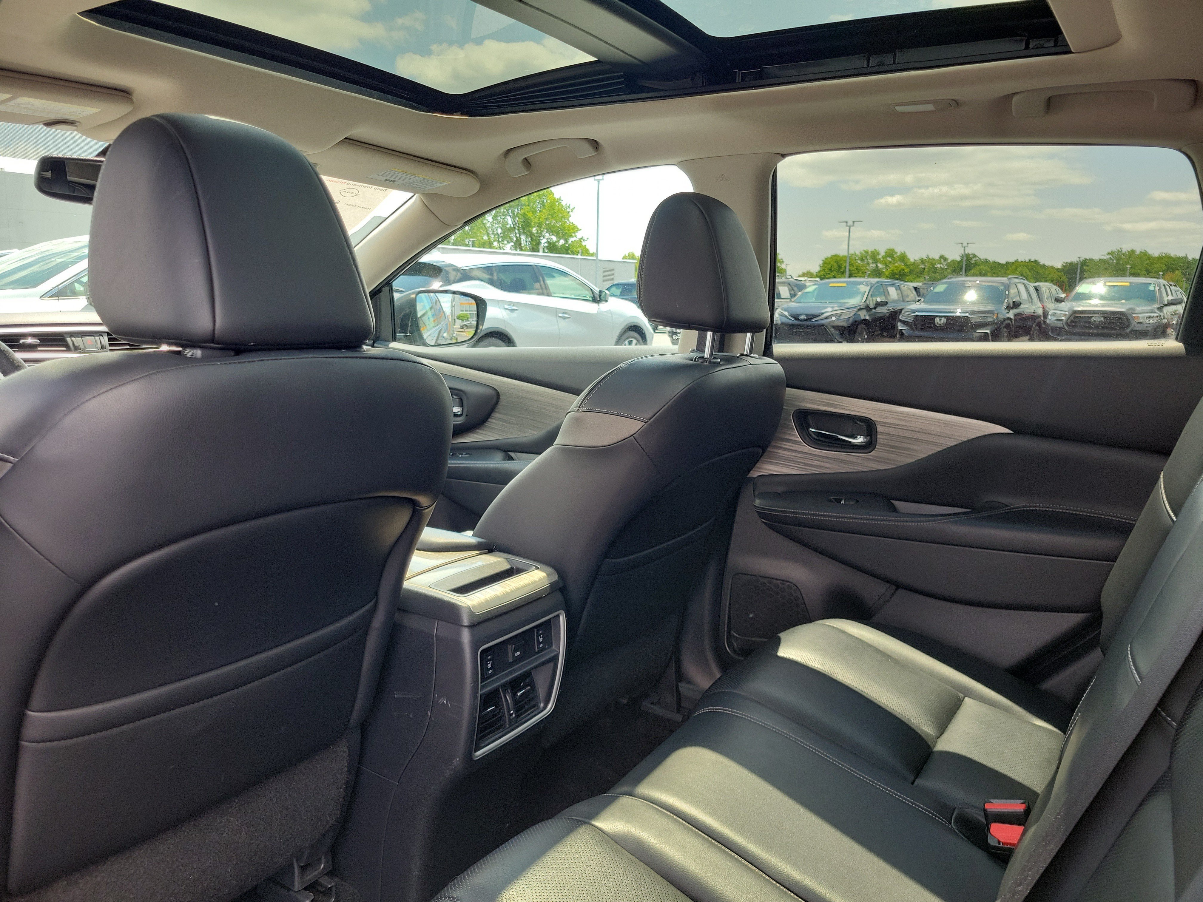 Used 2016 Nissan Murano Platinum w/ Platinum Technology Package AWD/4WD image 14