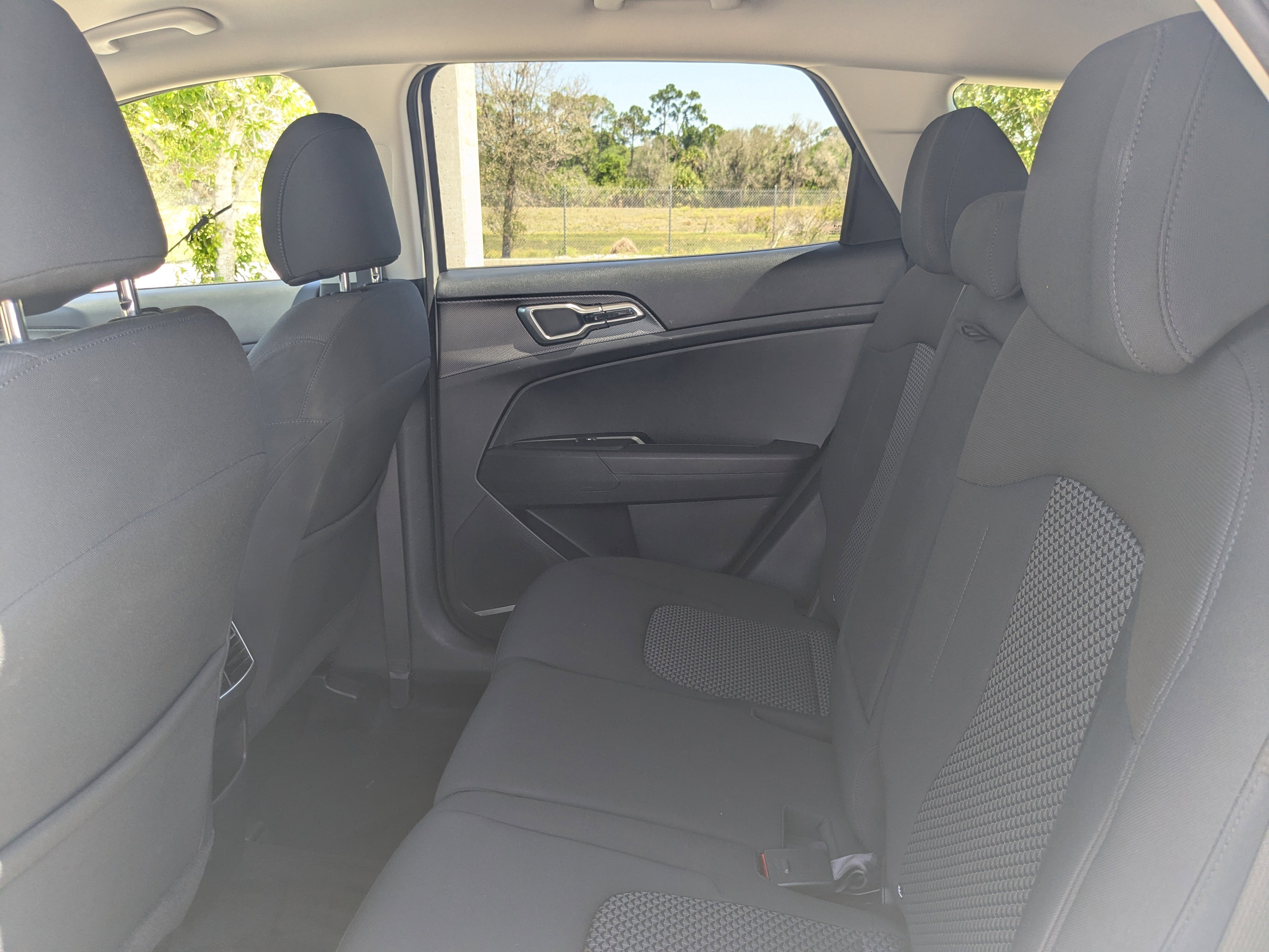 Certified 2025 Kia Sportage LX AWD/4WD image 17