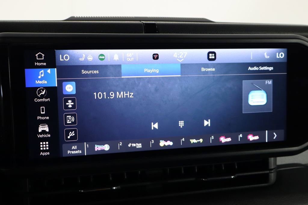 Used 2024 Jeep Wrangler Willys image 28