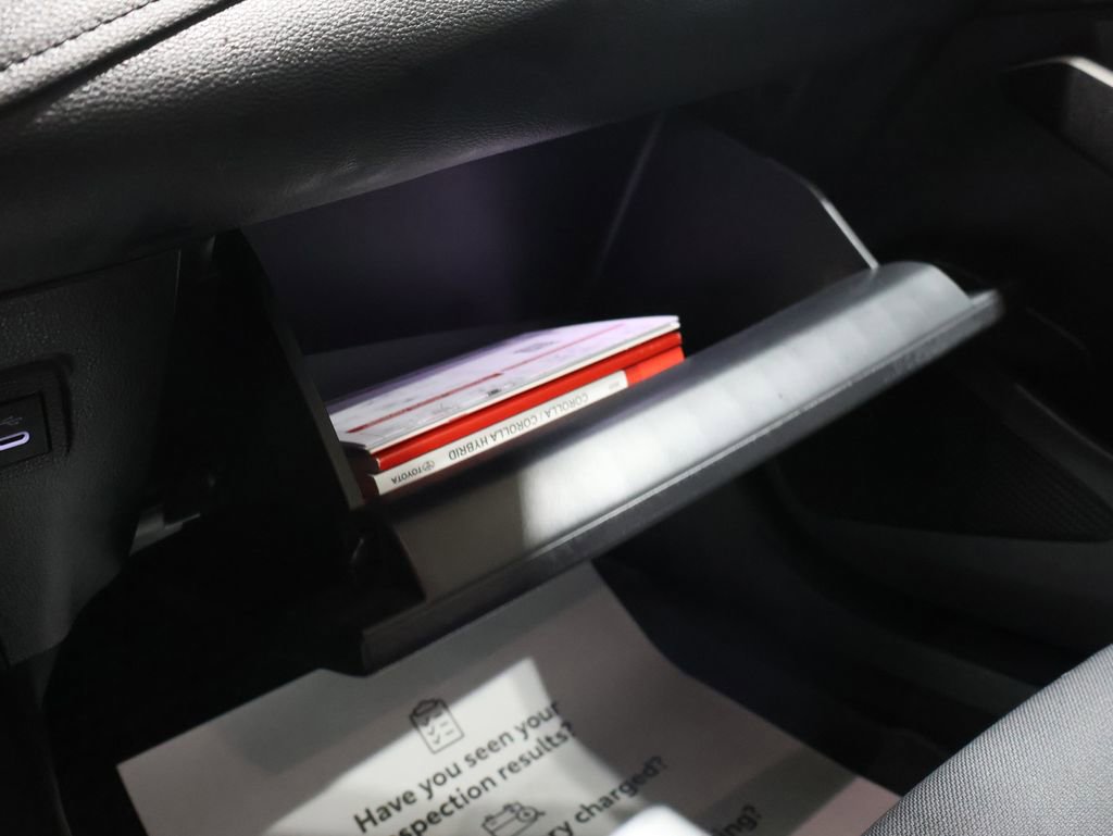 Used 2025 Toyota Corolla SE image 30