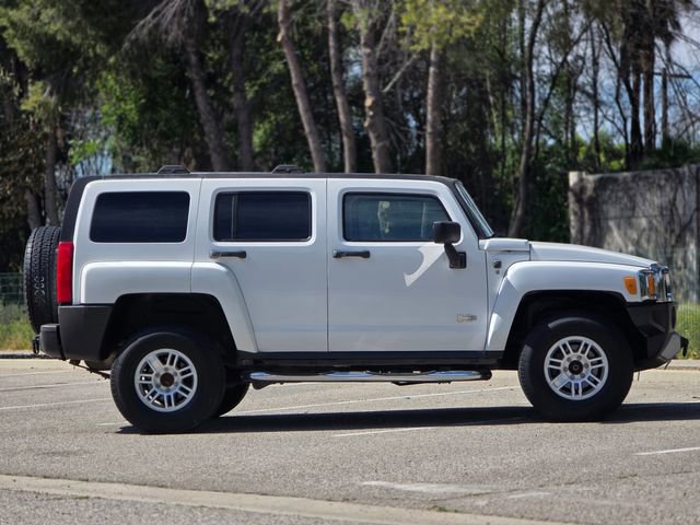 Used 2009 HUMMER H3 image 7