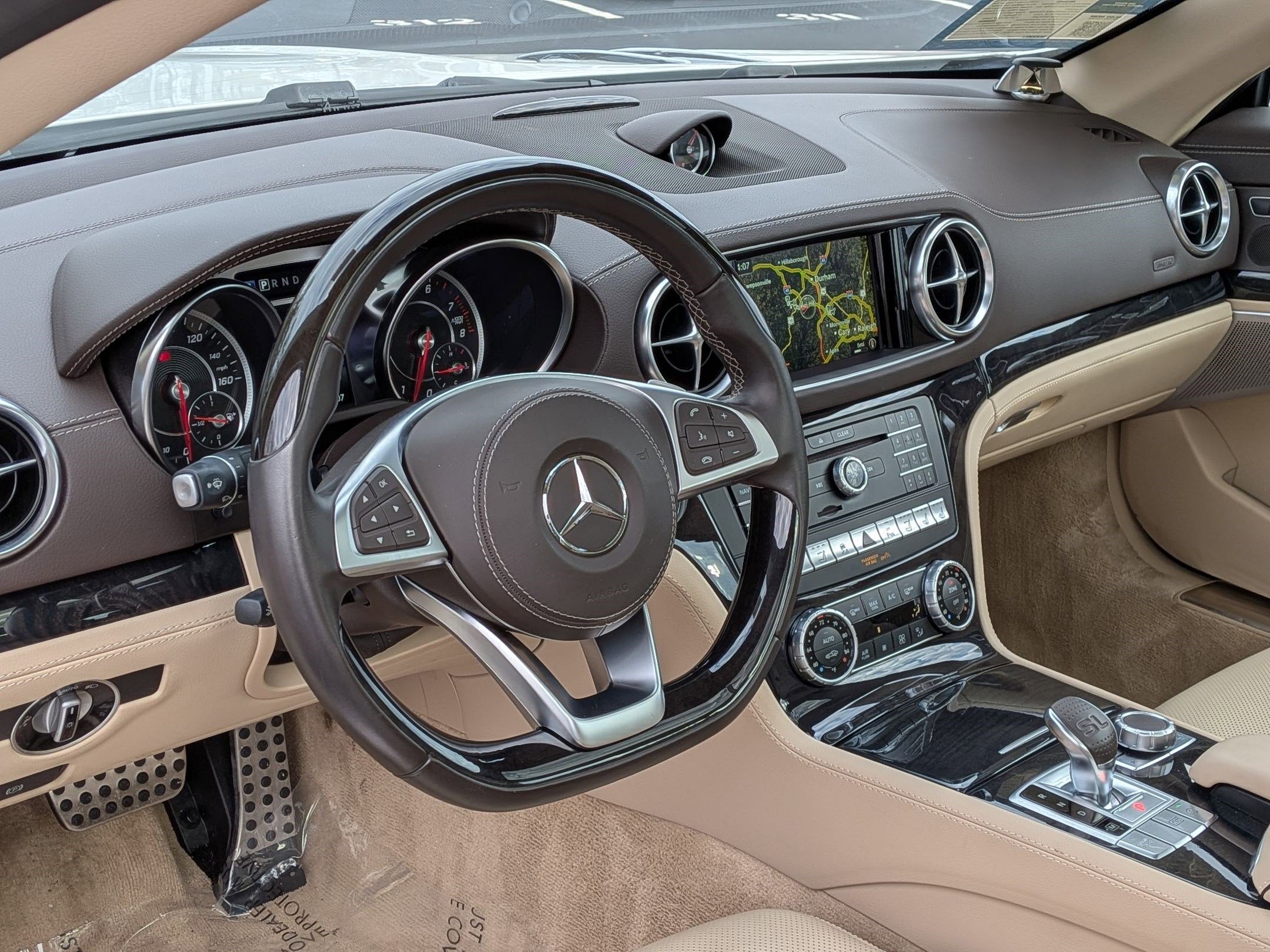 Used 2019 Mercedes-Benz SL 550 image 32