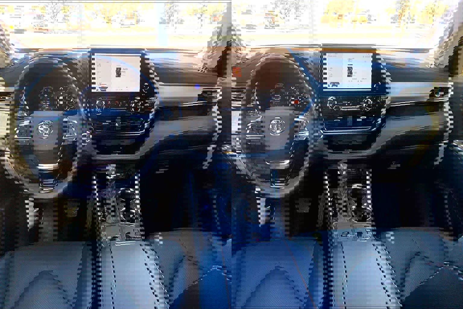 Used 2024 Toyota Highlander Platinum image 15