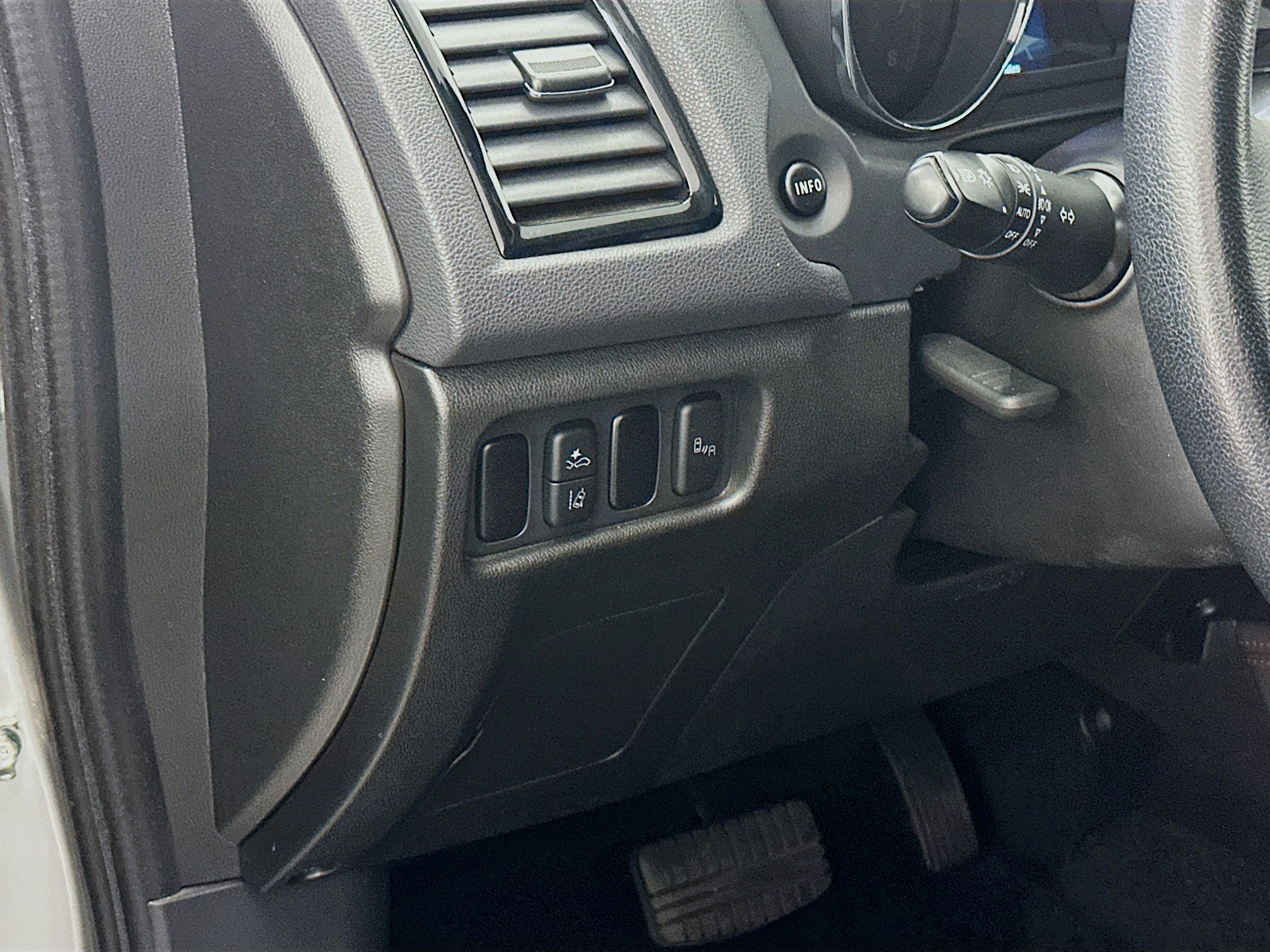 Used 2024 Mitsubishi Outlander Sport SE image 17