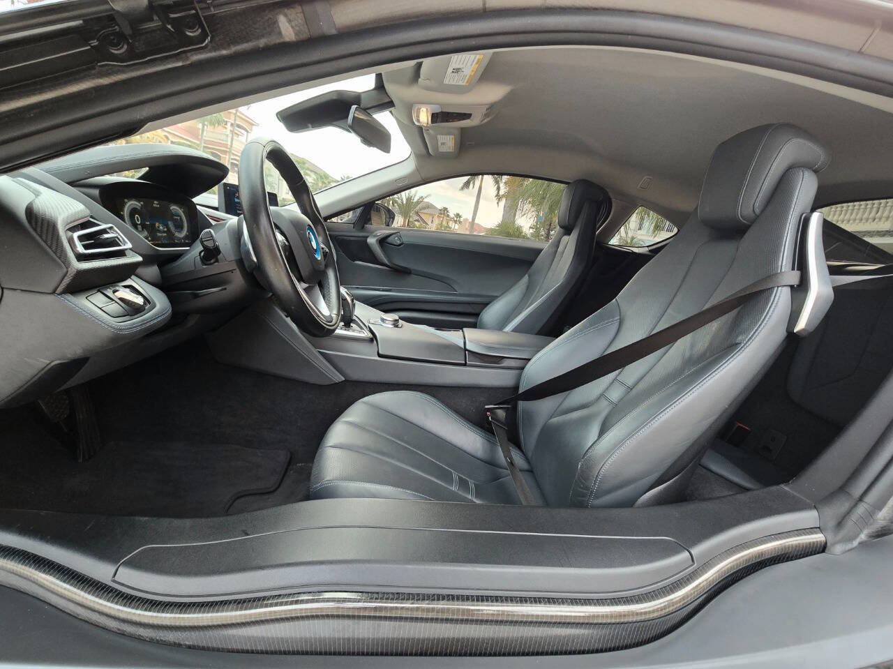 Used 2019 BMW i8 Coupe image 21