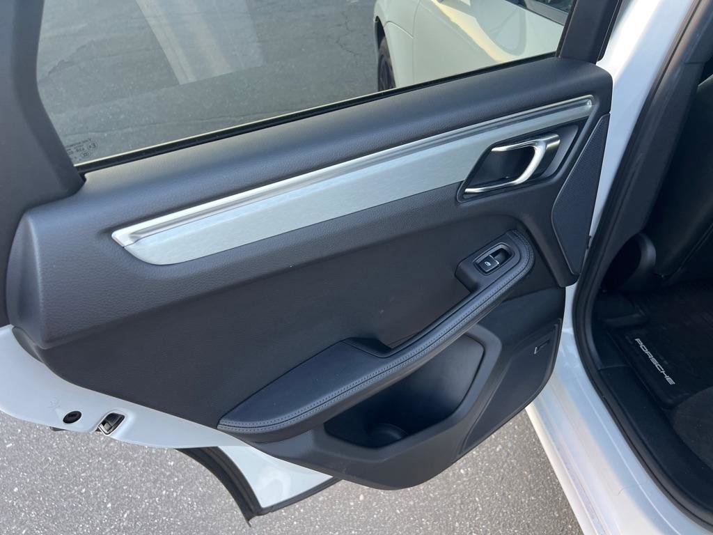 Used 2017 Porsche Macan GTS w/ Premium Package Plus image 13