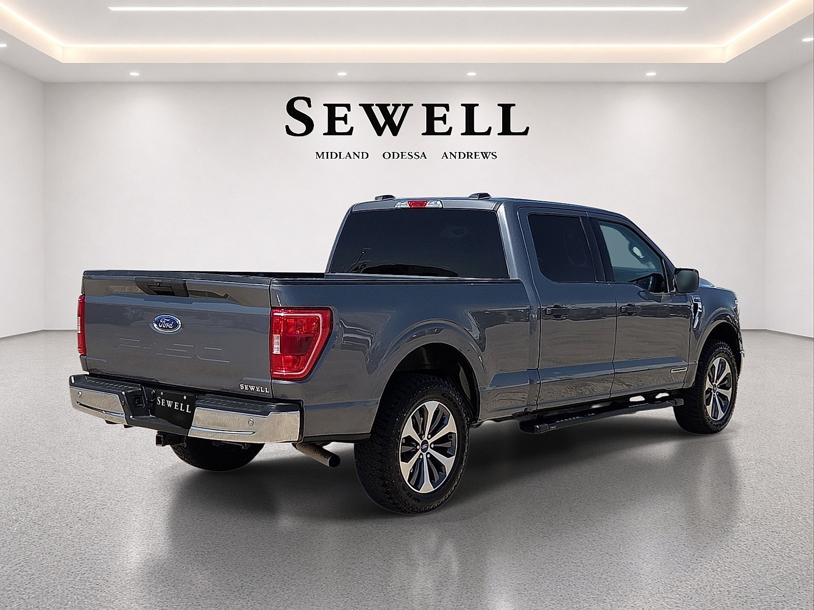 Certified 2022 Ford F150 XLT w/ Equipment Group 301A Mid RWD image 4