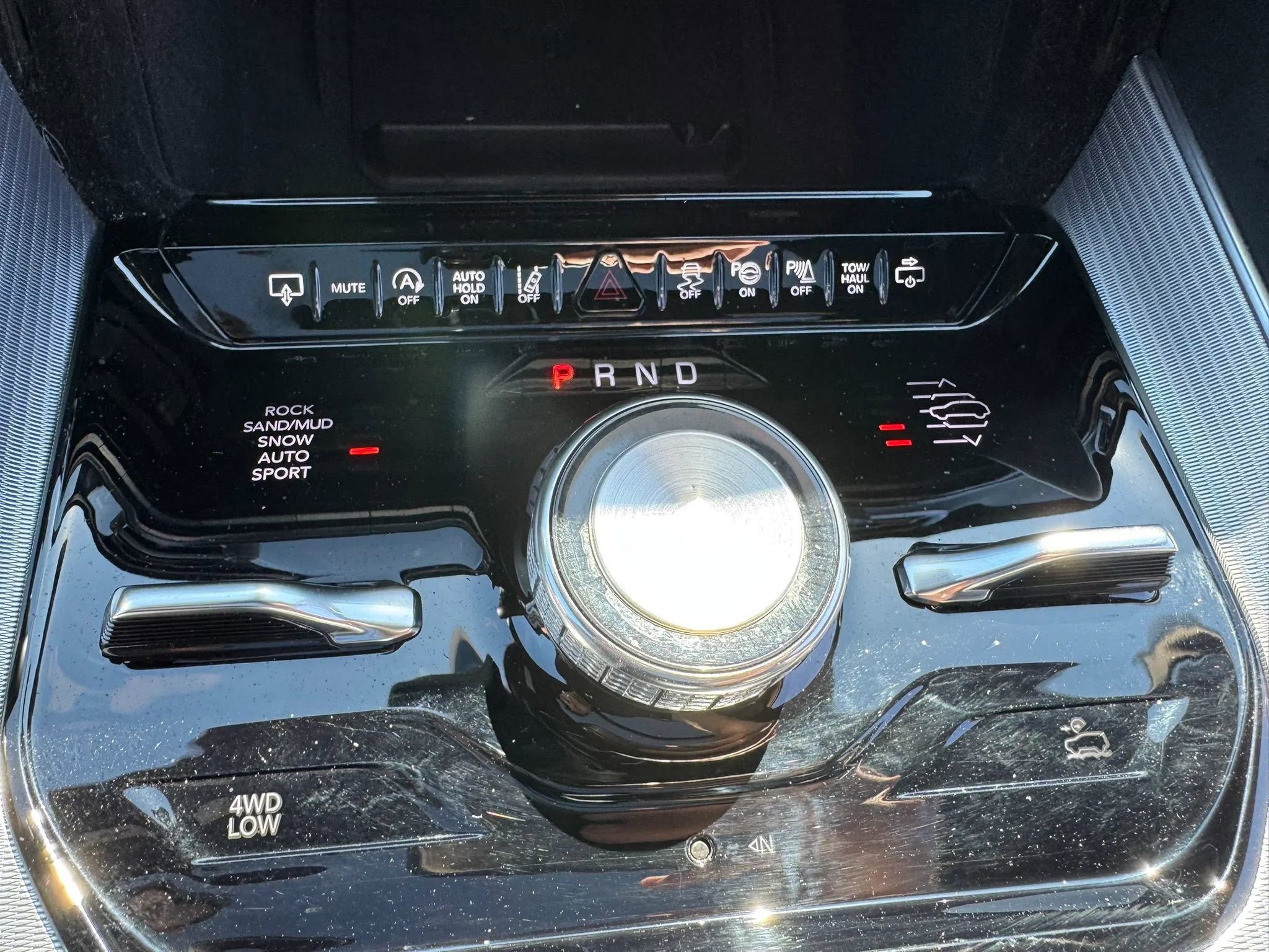 Used 2023 Jeep Grand Wagoneer Series III image 13