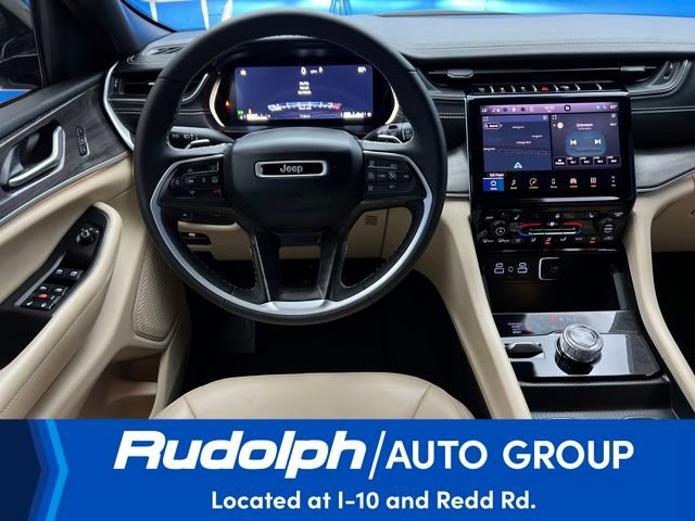 Used 2024 Jeep Grand Cherokee Limited w/ Black Appearance Package image 13