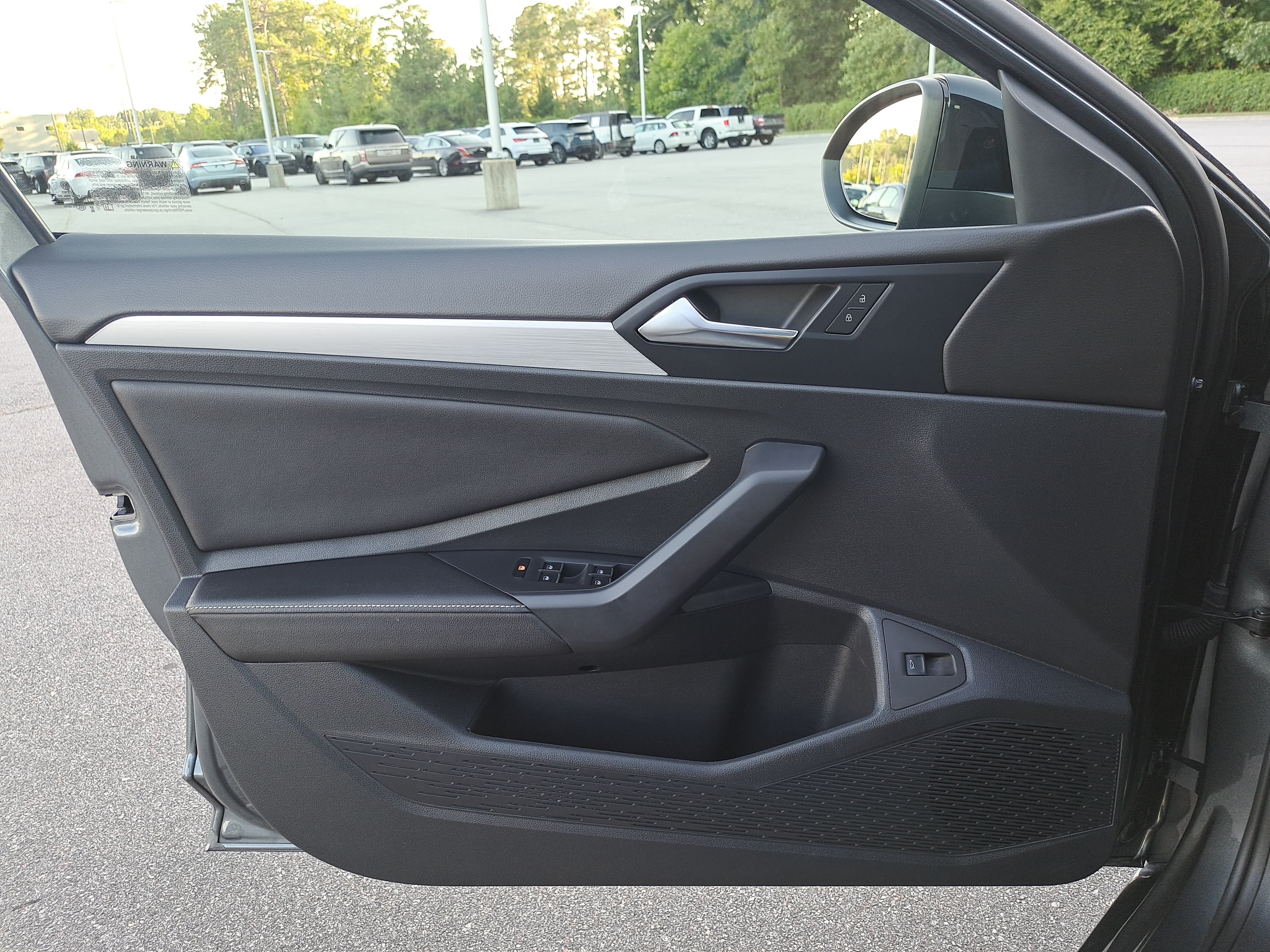 Certified 2025 Volkswagen Jetta Sport FWD image 27