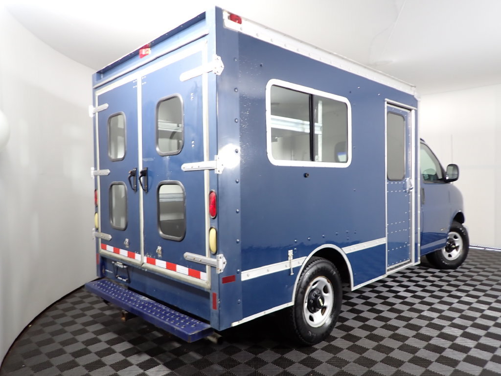 Used 1999 Chevrolet Express 3500 RWD image 18