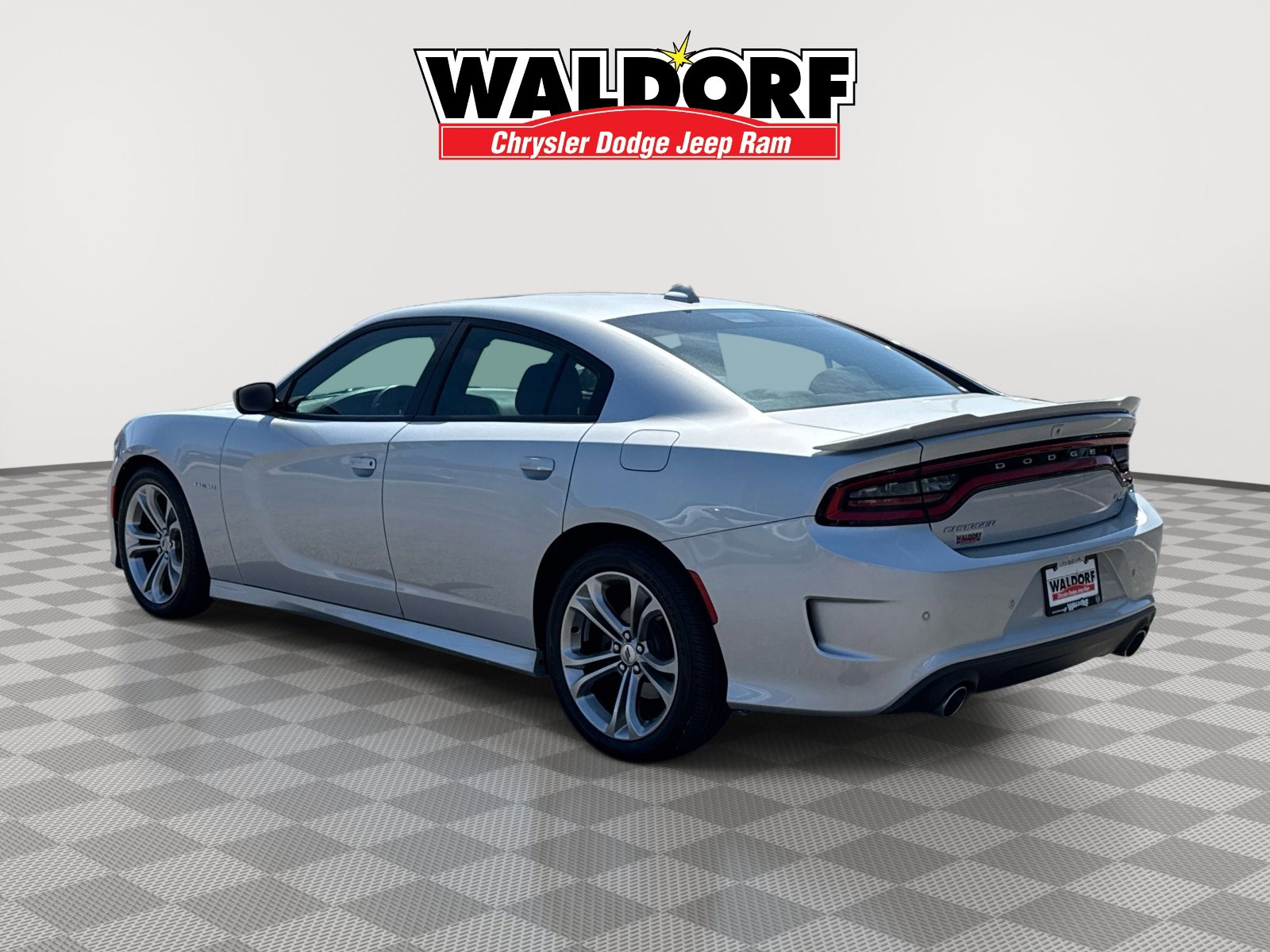 Used 2020 Dodge Charger R/T RWD image 4