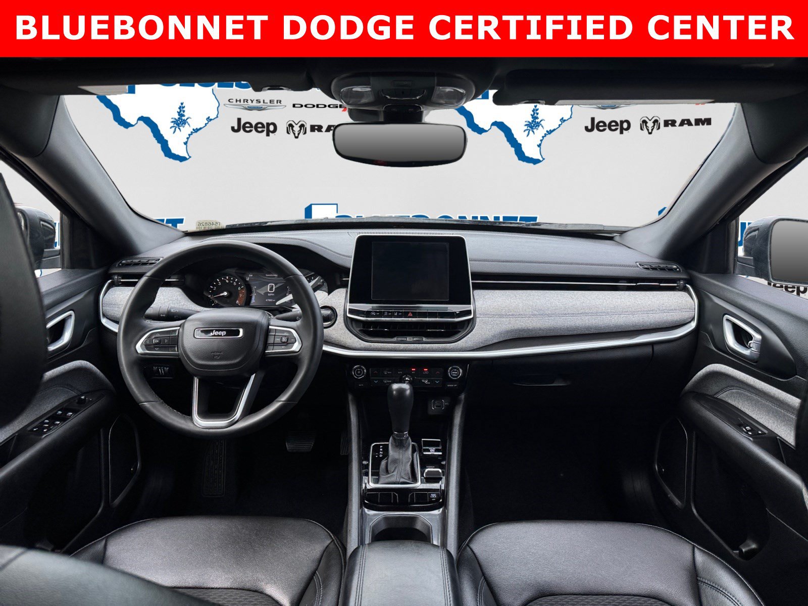 Used 2025 Jeep Compass Latitude w/ Sun & Sound Group AWD/4WD image 12