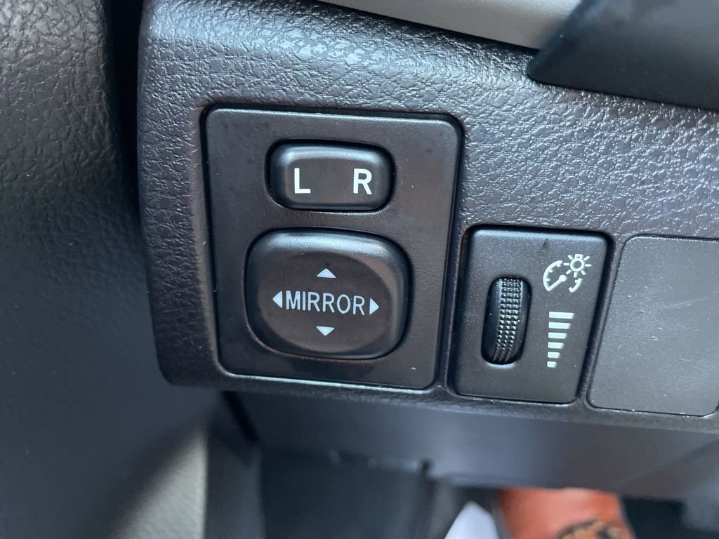 Used 2019 Toyota Corolla LE FWD image 15