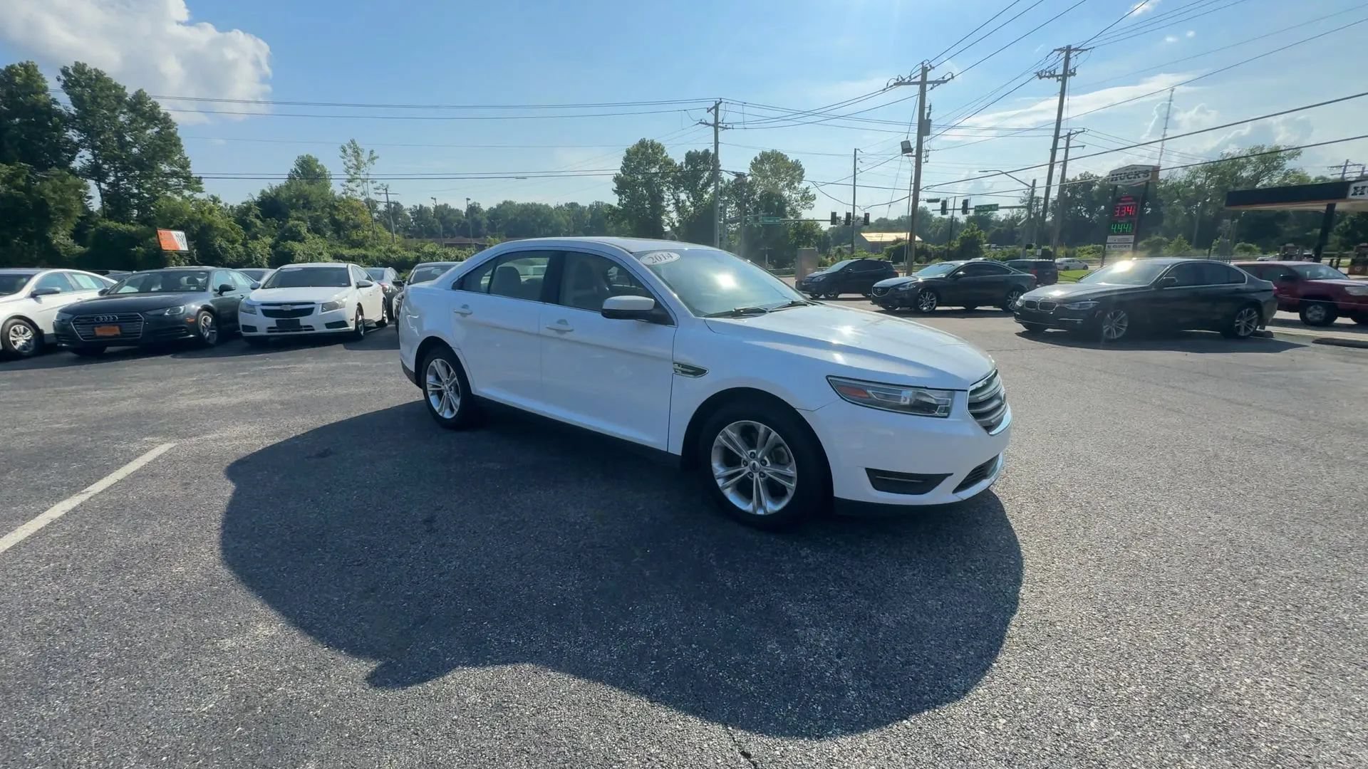 Used 2014 Ford Taurus SEL w/ Equipment Group 201A FWD image 2