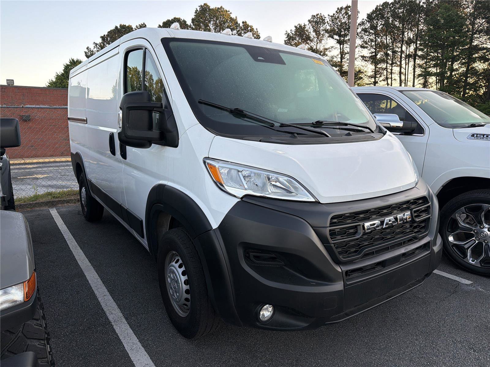 Used 2025 RAM ProMaster 2500 w/ Convenience Group image 3