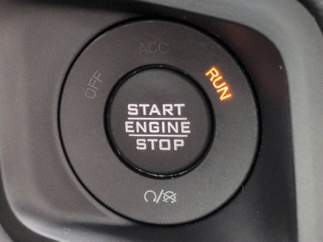 Used 2025 Jeep Gladiator Sport AWD/4WD image 27