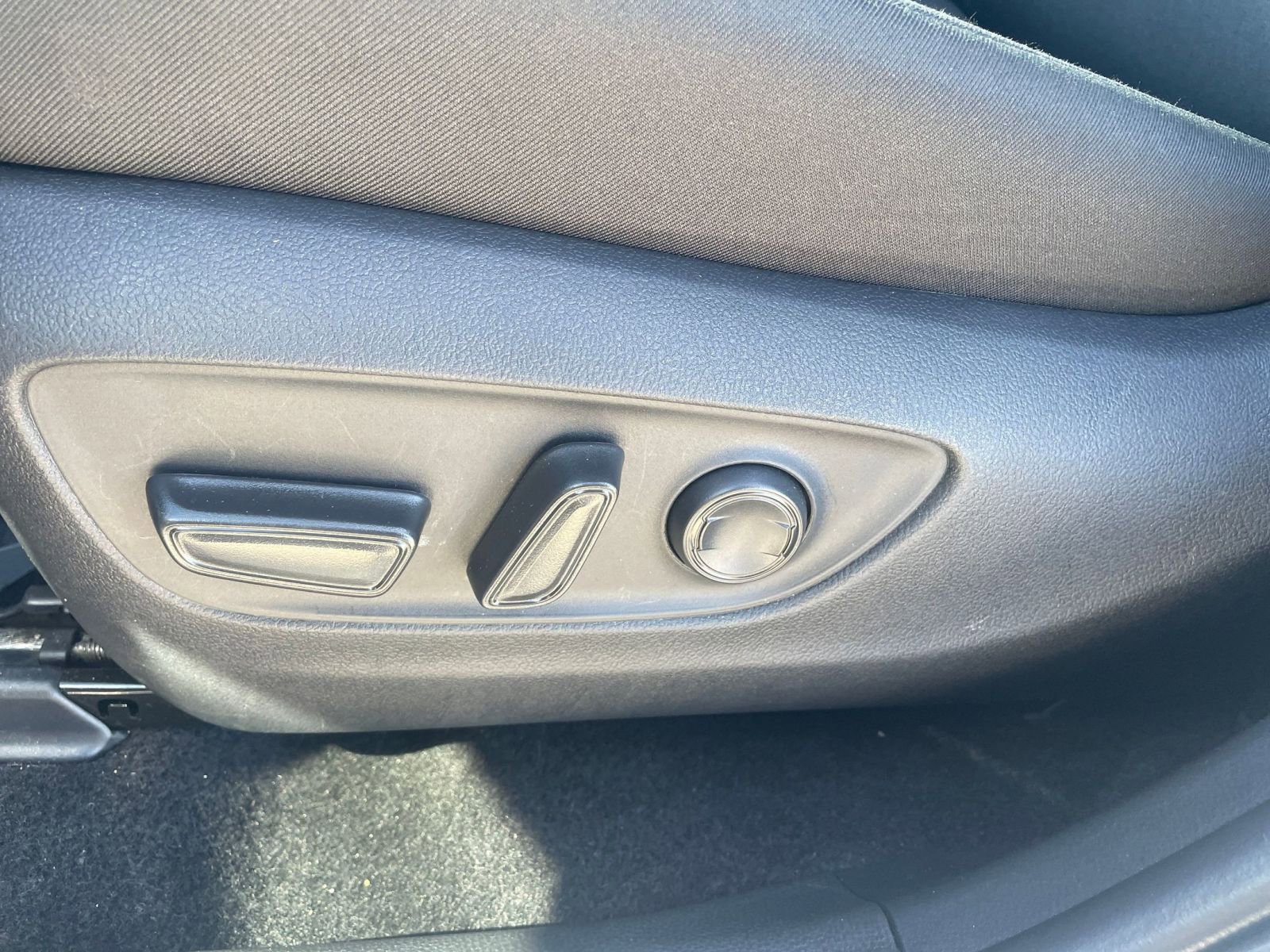 Used 2025 Toyota RAV4 XLE image 24