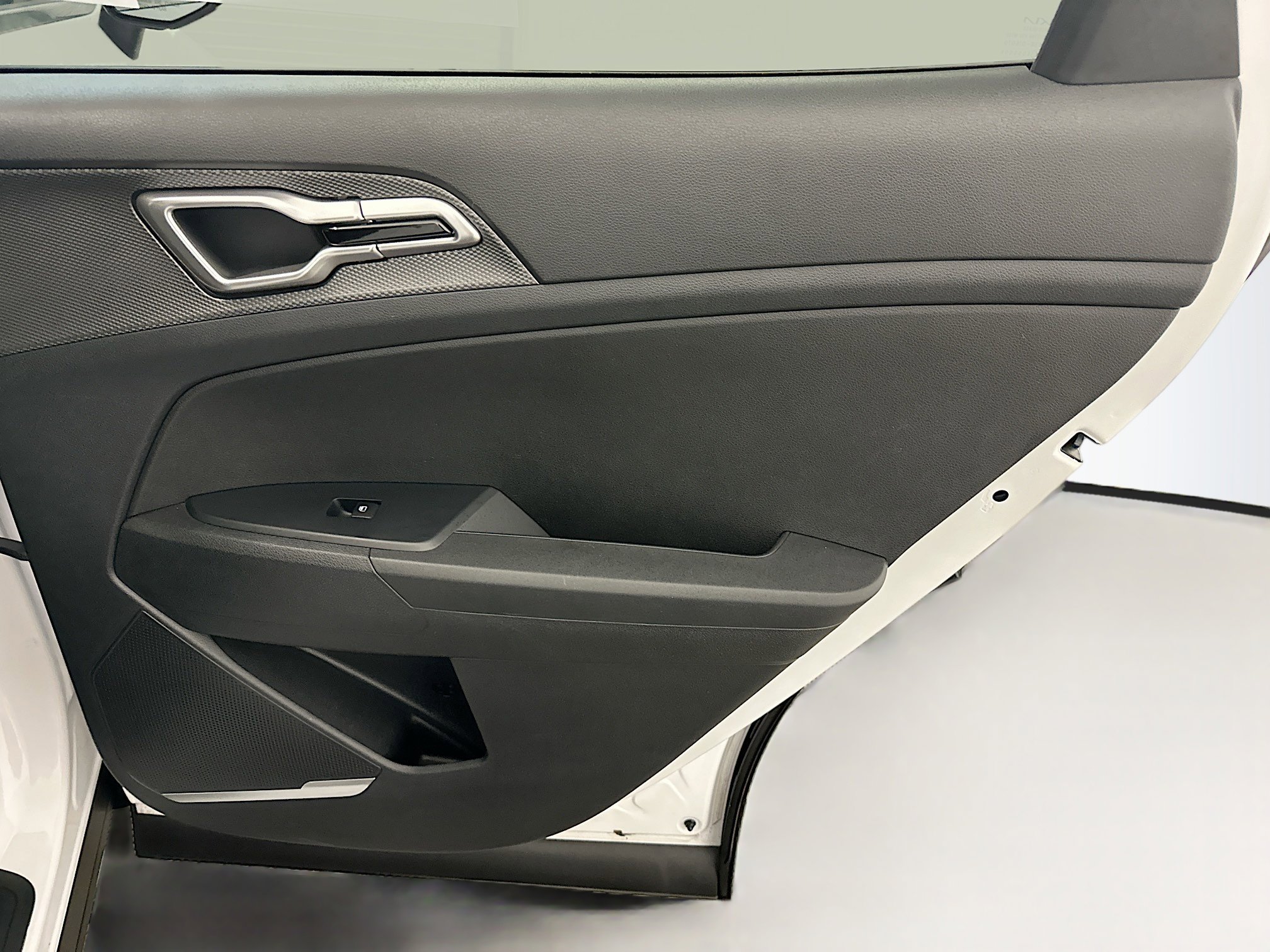 Used 2025 Kia Sportage LX image 30