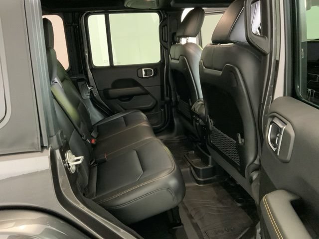 Used 2025 Jeep Wrangler Unlimited Sahara w/ Technology Group AWD/4WD image 29