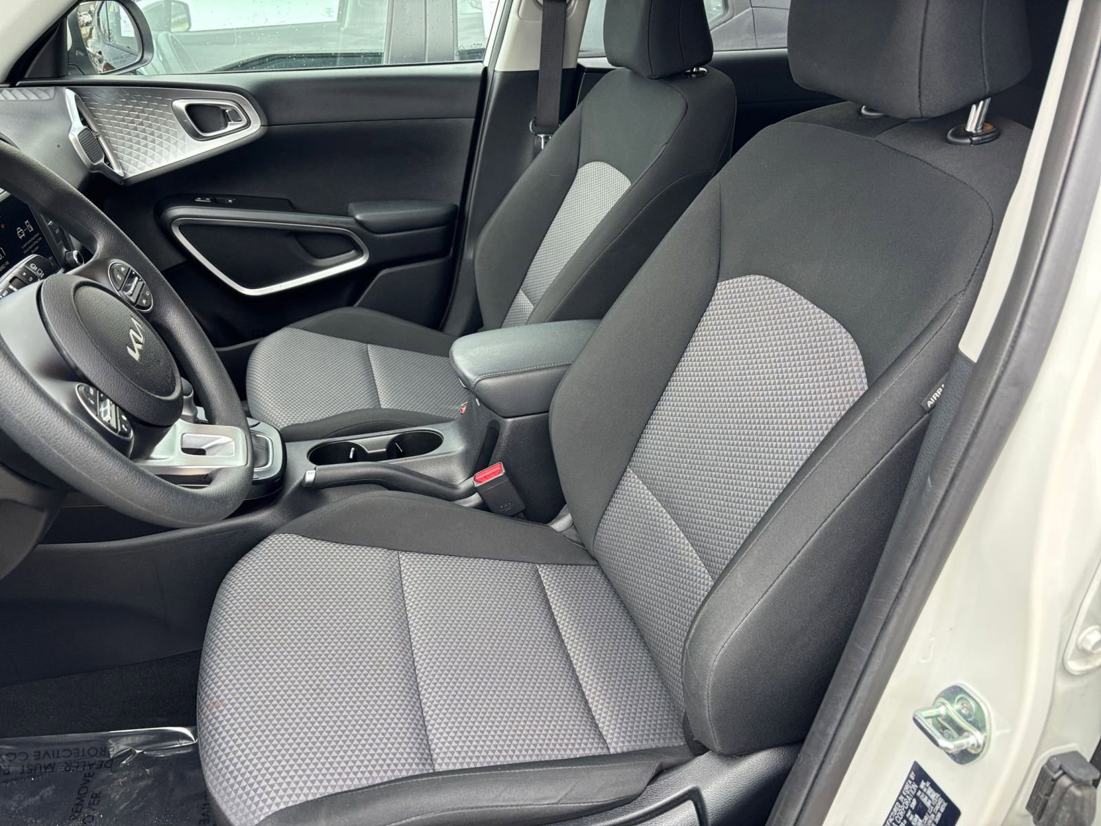 Used 2025 Kia Soul LX w/ LX Technology Package image 35