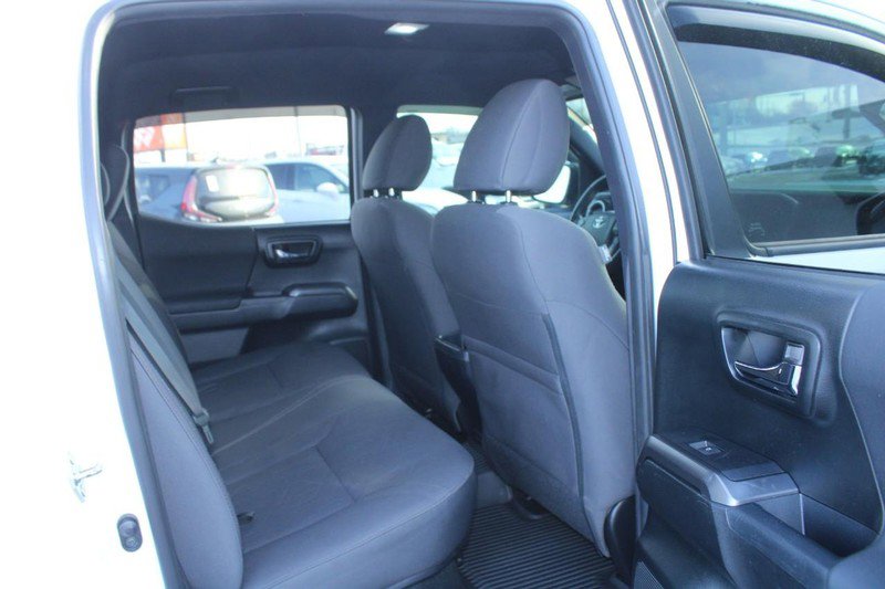 Used 2017 Toyota Tacoma TRD Off-Road image 12