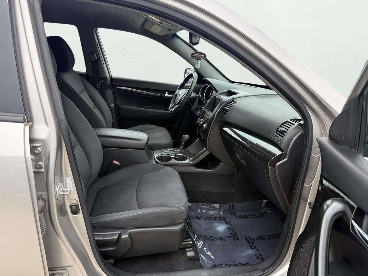 Used 2013 Kia Sorento LX w/ Convenience Pkg image 12