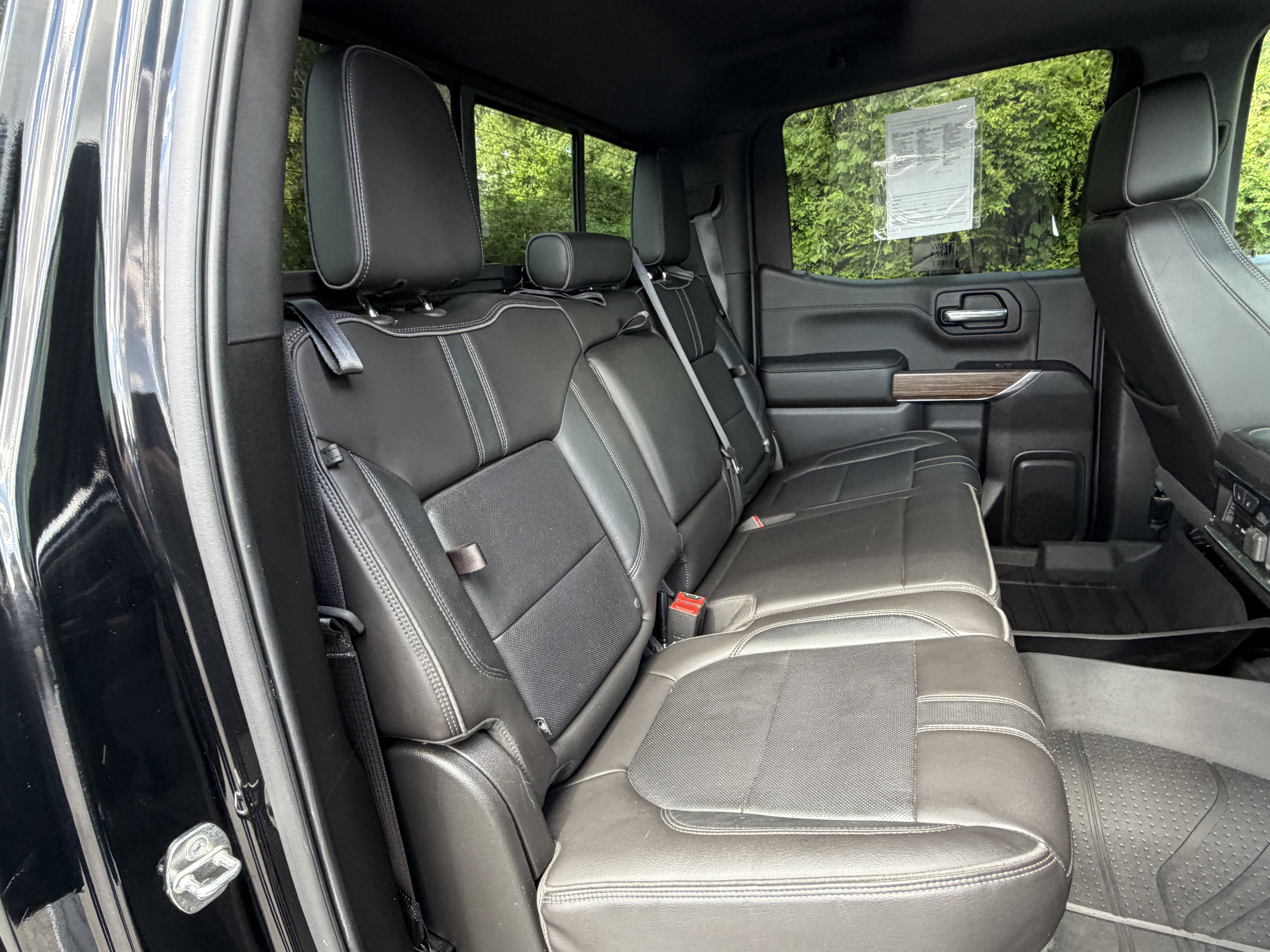 Used 2019 Chevrolet Silverado 1500 High Country w/ Technology Package AWD/4WD image 19