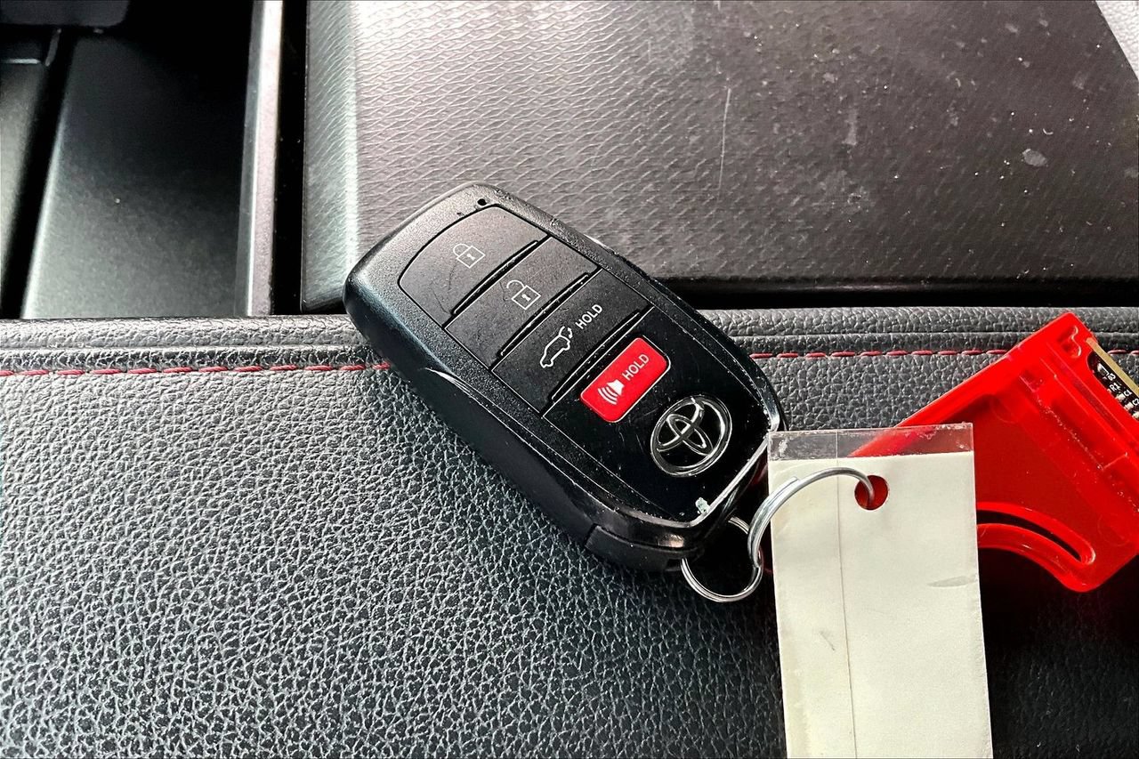 Used 2024 Toyota Sequoia TRD Pro AWD/4WD image 34