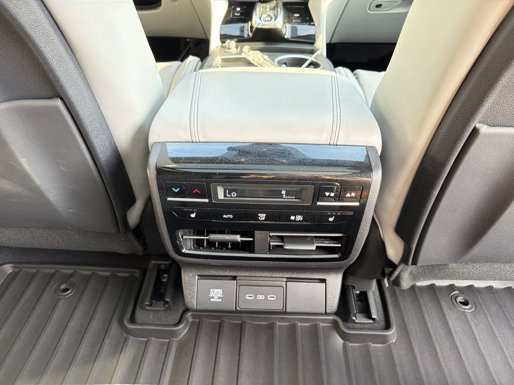 Used 2025 Acura MDX SH-AWD w/ Advance Package image 21