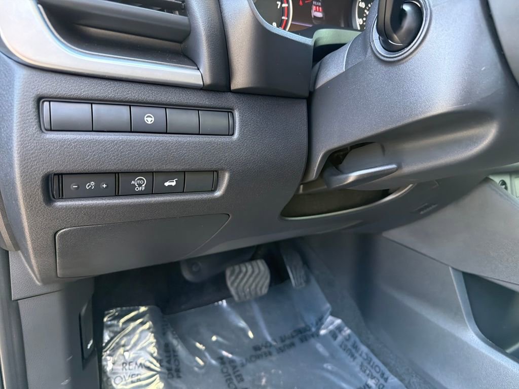 Used 2024 Nissan Rogue SV w/ SV Premium Package image 21