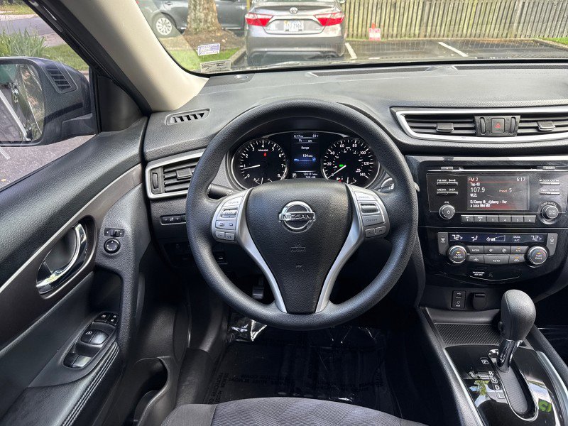 Used 2015 Nissan Rogue SV AWD/4WD image 17