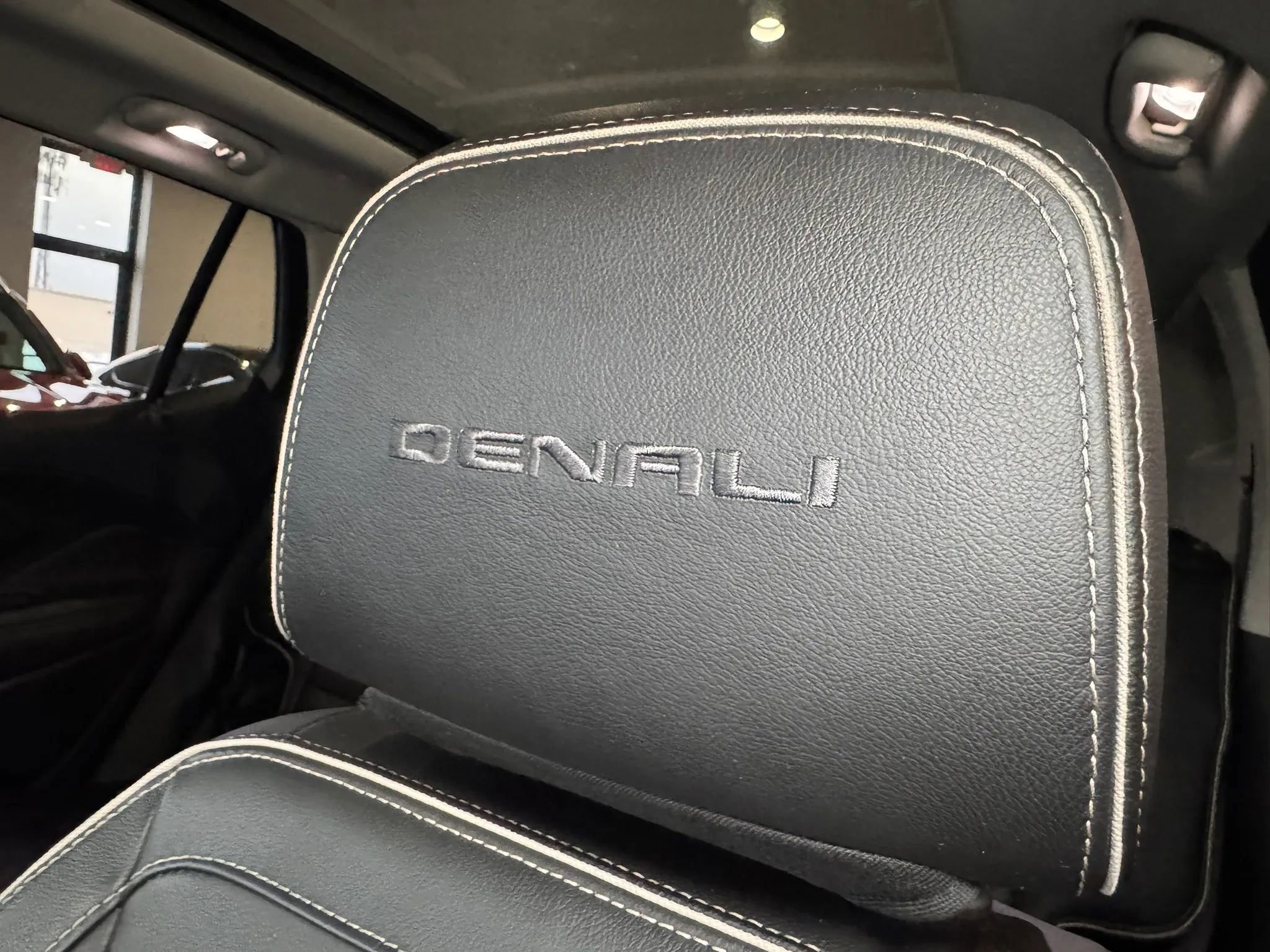 Used 2020 GMC Terrain Denali w/ GMC Pro Grade Package image 11