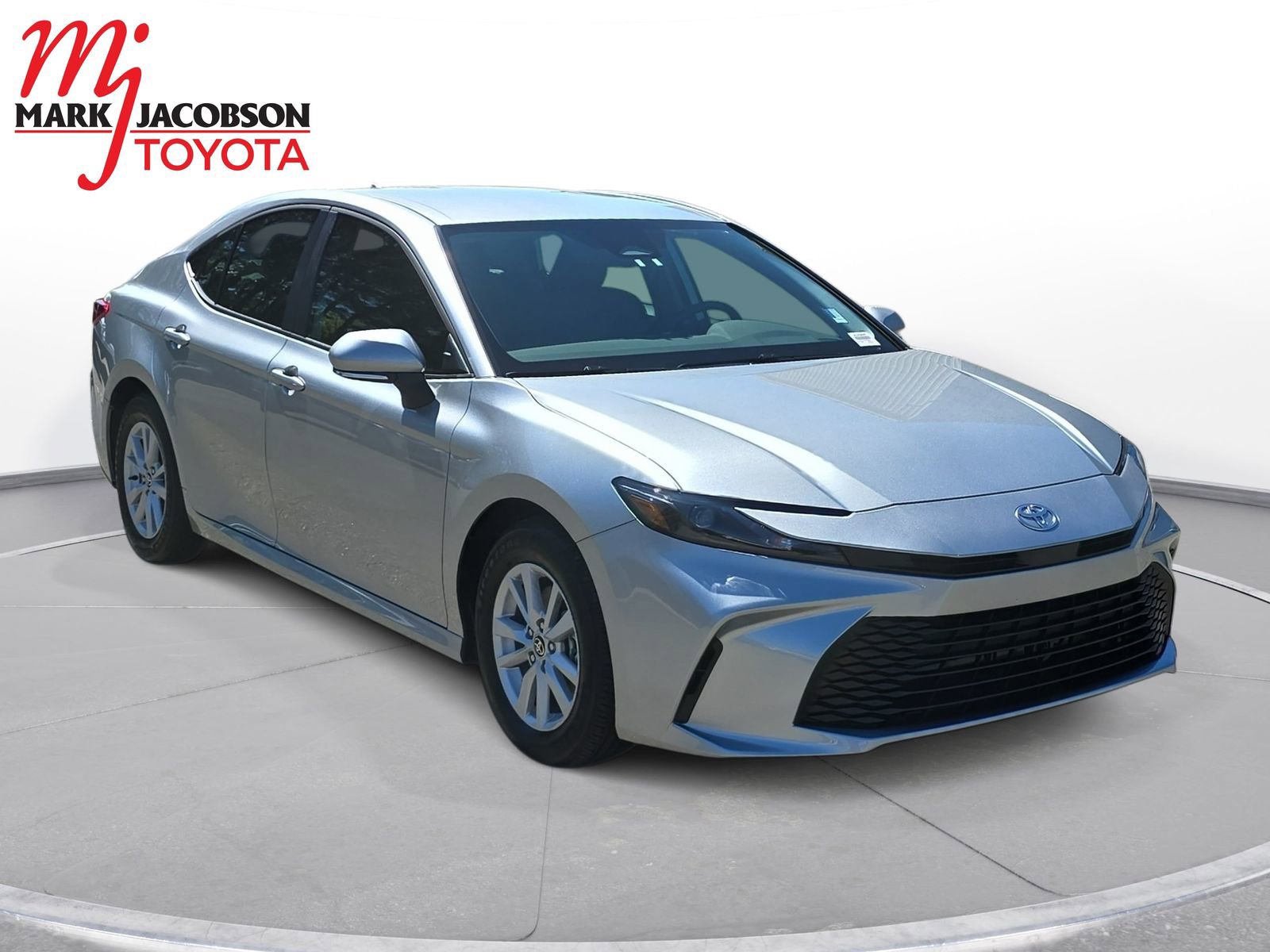 Used 2026 Toyota Camry LE w/ Convenience Package FWD image 3