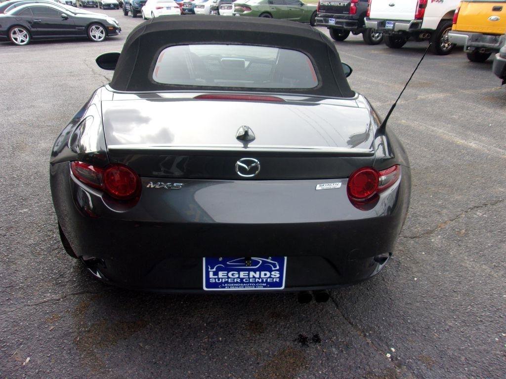 Used 2016 MAZDA MX-5 Miata Club RWD image 5