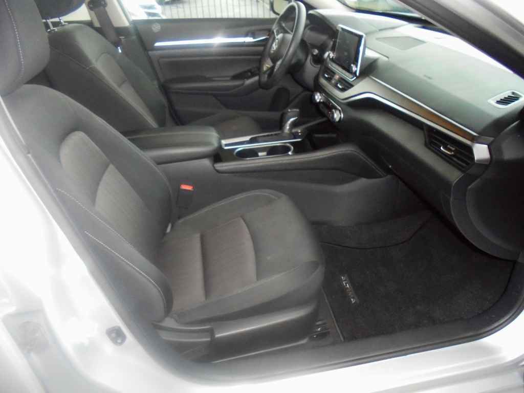 Used 2023 Nissan Altima 2.5 SV image 8