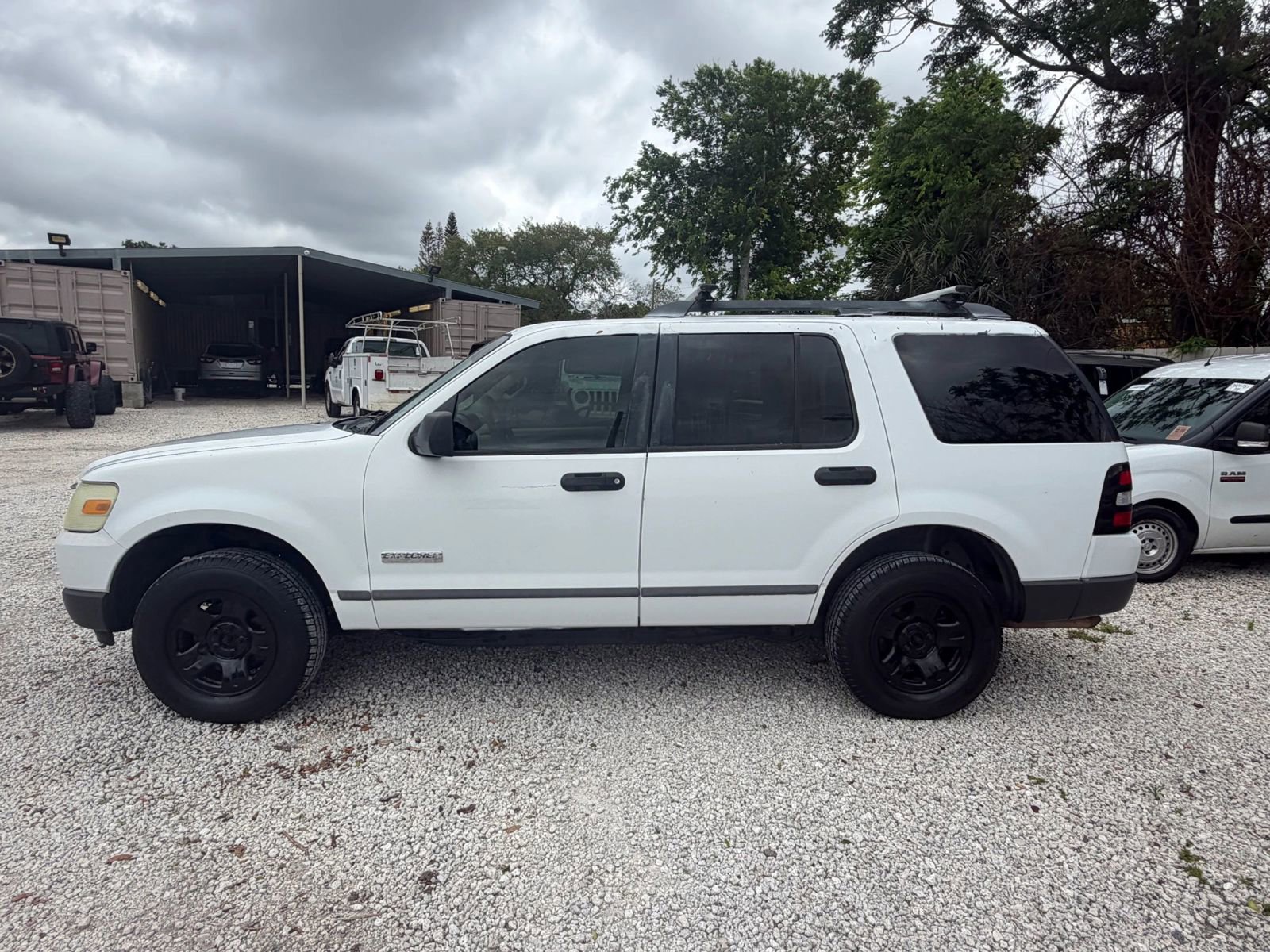 Used 2006 Ford Explorer XLS image 4