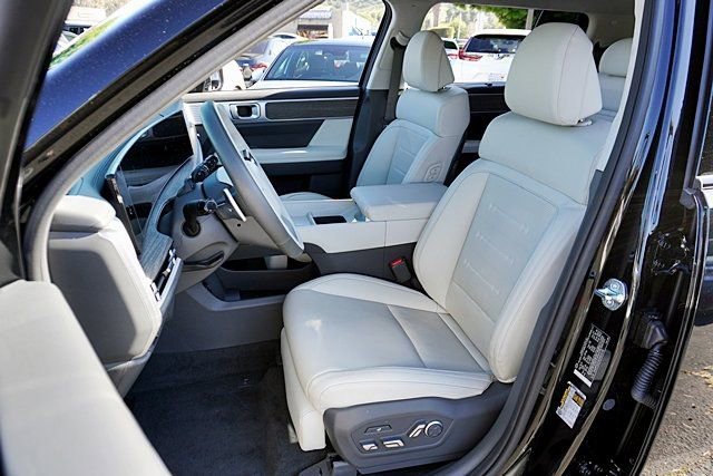 Used 2025 Hyundai Santa Fe Calligraphy image 17