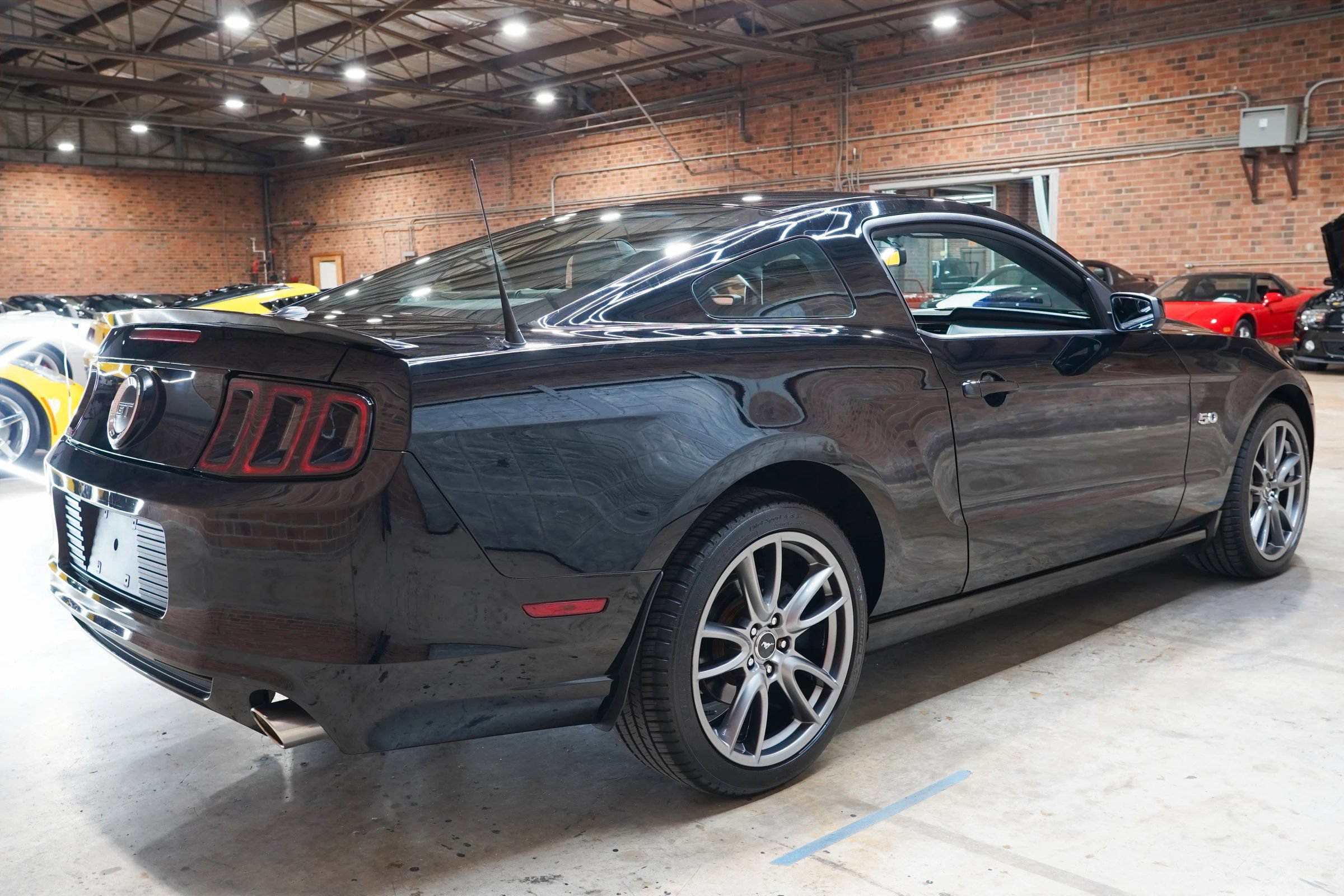 Used 2013 Ford Mustang GT Premium w/ Brembo Brake Pkg RWD image 15
