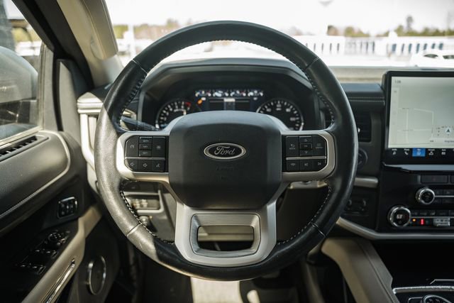 Used 2022 Ford Expedition XLT image 38