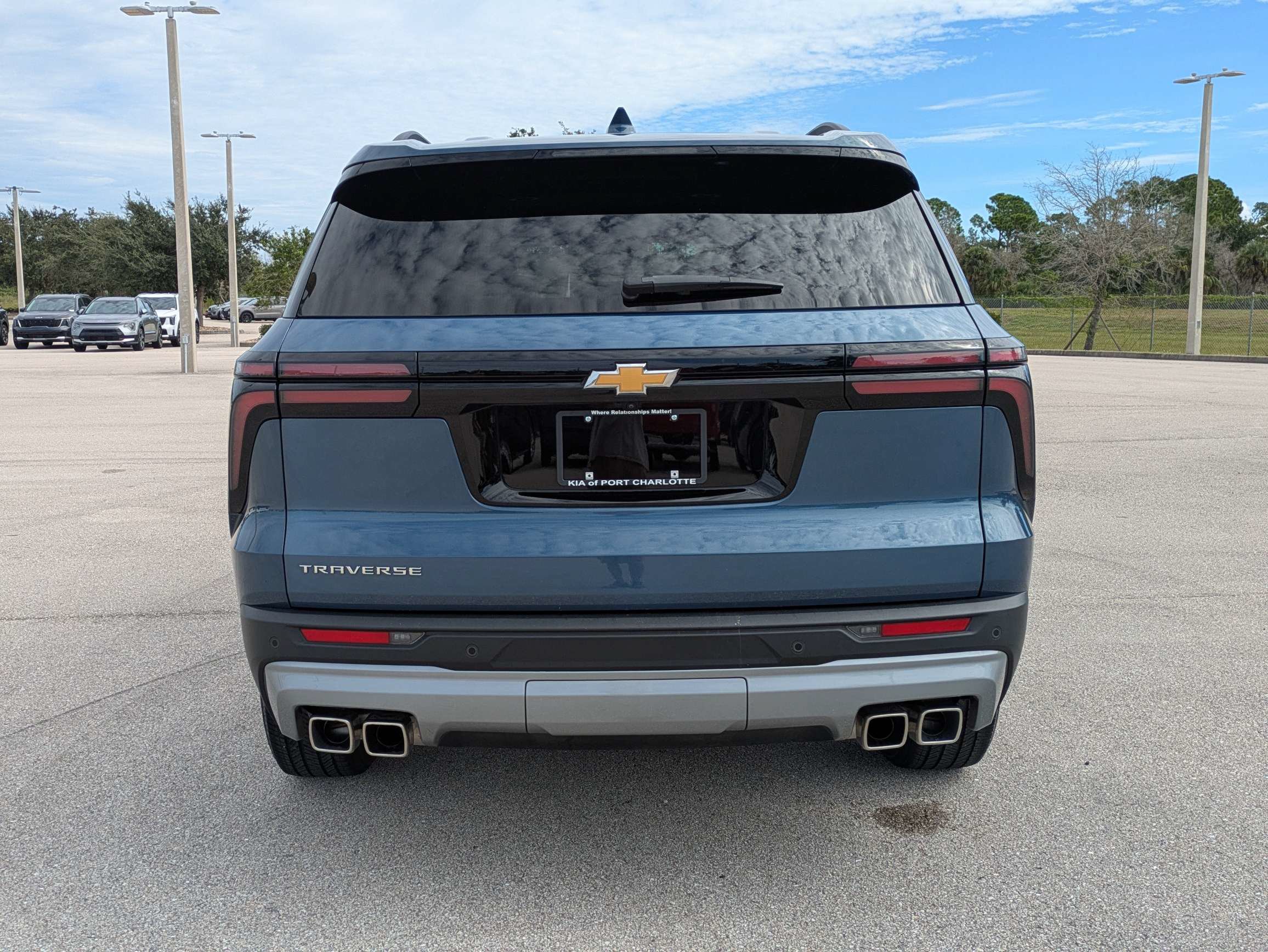 Used 2025 Chevrolet Traverse LT FWD image 5